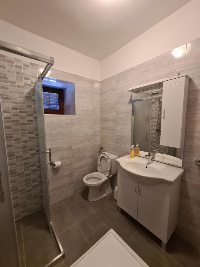 Holiday Home Nena Drnis Bagian luar foto