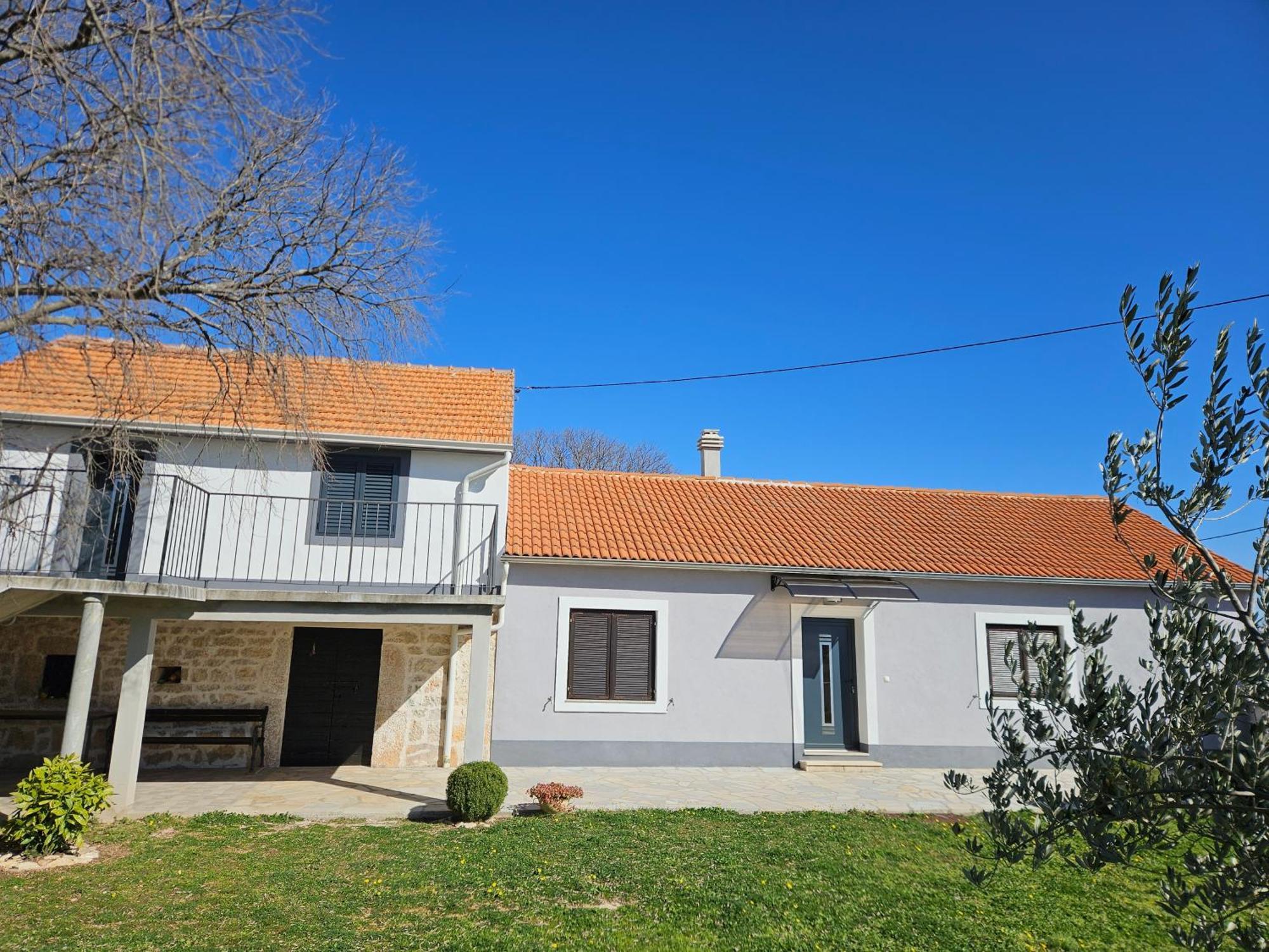 Holiday Home Nena Drnis Bagian luar foto